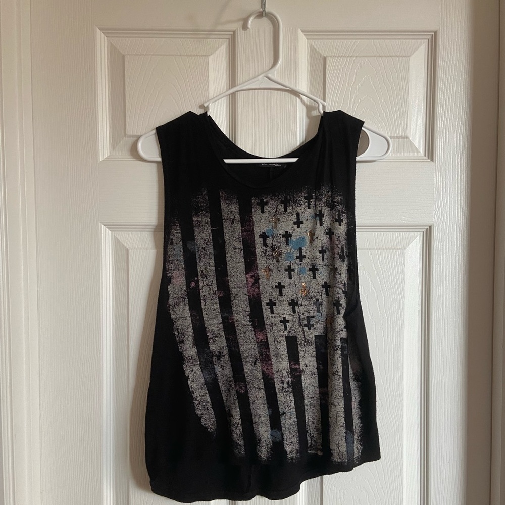 The class black American flag and cross tank